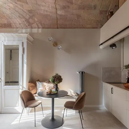Iflat Luxury And In The Heart Of Trastevere * Rom