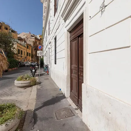 Lägenhet Iflat Luxury And In The Heart Of Trastevere